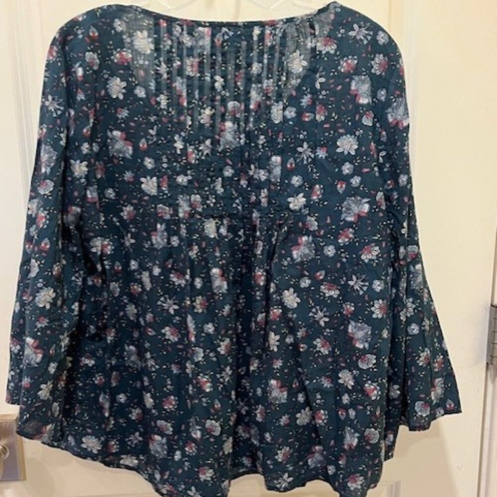 JJill long sleeve navy floral blouse